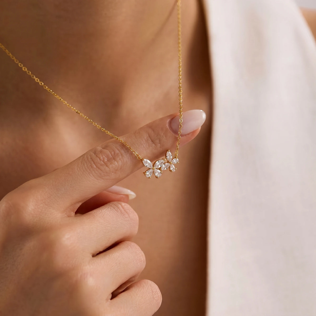 Oval Pendant Necklace