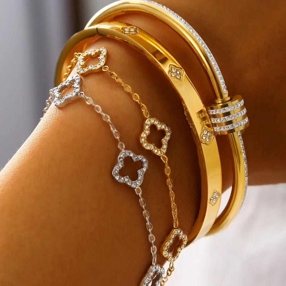 Elegant Four-Leaf Clover Bracelet